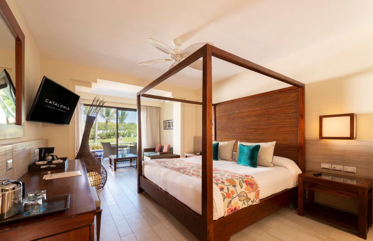 Deluxe Junior Suite & Swimming Pool